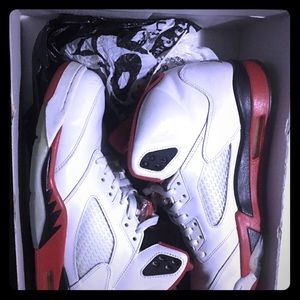Air Jordan 5 “fire red”